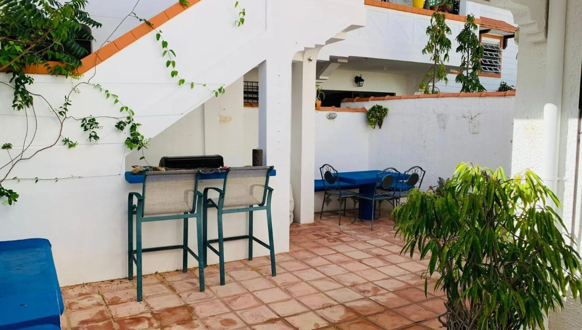 Bright & Airy Spanish Villa Steps To Sand Gen Ac - Main House San Juan Holiday home